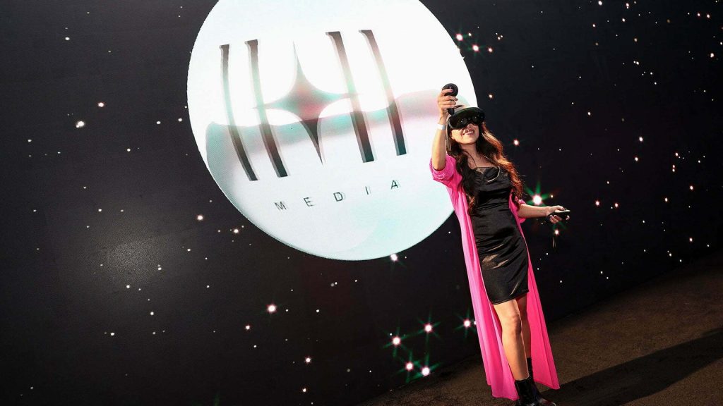11-11 media VR